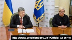 П’ятий президент України Петро Порошенко і колишня голова НБУ Валерія Гонтарева (архівне фото)