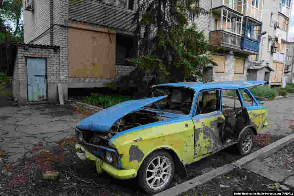 Пошкоджене дроном авто в одному з районів міста