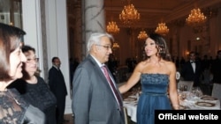 Мехрибан Алиева атасы Ариф Пашаев менен.