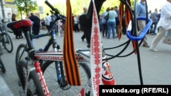 Георгіеўскую стужку з ахвотай брала моладзь