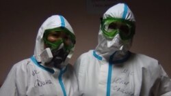 Юлия Скибенко (справа) с коллегой во время работы в Москве