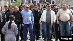 Armenia - Government loyalists attend an election campaign rally held by President Serzh Sarkisian in Echmiadzin, 11Apr2012.