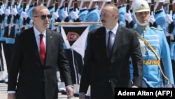 Türkiyə və  Azərbaycan prezidentləri Recep Tayyip Erdogan (solda) və İlham Əliyev 