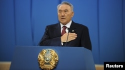 Президент Казахстана Нурсултан Назарбаев выступает с ежегодным посланием. Астана, 14 декабря 2012 года.  