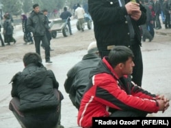 Бино ба иттилои ғайрирасмӣ беш аз як миллион муҳоҷири тоҷик дар Русия ба корҳои сохтмону тиҷорат машғуланд...