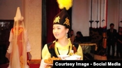 Айгерим 17 жашта. Журналист болсом деп кыялданат.