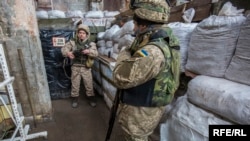 Українські солдати поблизу Авдіївки на бойовому чергуванні