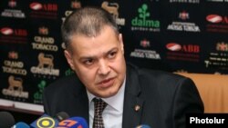 ԱԺ Պետաիրավական հարցերի մշտական հանձնաժողովի նախագահ Դավիթ Հարությունյան (ՀՀԿ)