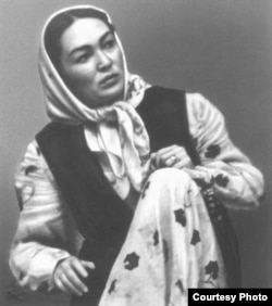 Бакен Кыдыкеева.