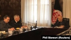 جیمز متیس در دیدار با محمد اشرف غنی رئیس جمهور افغانستان