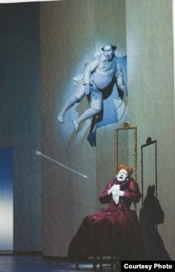 Сцена из спектакля Роберта Уилсона "Сонеты Шекспира"