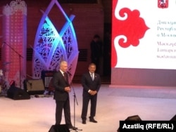 Сергей Собянин (с) белән Рөстәм Миңнеханов очрашуда