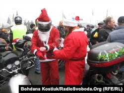 Байкери приїхали на Майдан привітати активістів з Новим роком, Київ, 31 грудня 2013 року