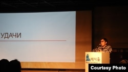 Азамат Мырзакматов жыйында сүйлөп жатат. 20-январь, 2019-жыл. Сеул.