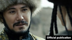 Азиз Мурадилаев "Курманжан датка" тасмасында.