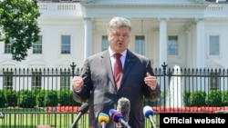 Петро Порошенко після зустрічі з Дональдом Трампом у Білому домі поспілкувався з журналістами