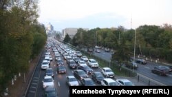 Hytaýda öndürilen awtoulaglaryň Gazagystandaky satuwy ýokarlanýar. Bilermenler Hytaýyň awtoulag senagatynyň rus önümleriniň ornuny tutup biljekdigini aradan aýyrmaýarlar.