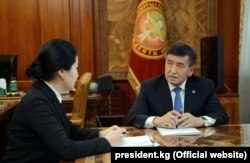 Президент Сооронбай Жээнбеков и генпрокурор Индира Джолдубаева