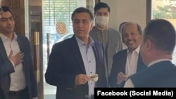 جنرال فیض حمید رئیس وقت سازمان استخبارات نظامی پاکستان، آی اس آی، پس از ورود به شهر کابل در هوتل مجلل سرینا دیده شد.