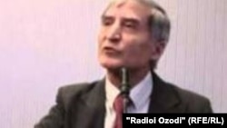 Акбар Турсон