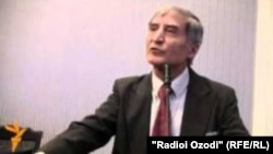 Академик Акбар Турсон