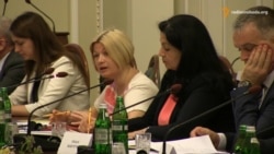 Понад 300 українців залишаються в полоні у бойовиків – Геращенко