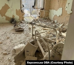 Наслідки російського обстрілу одного з медзакладів Херсону 24 лютого, 2023 року