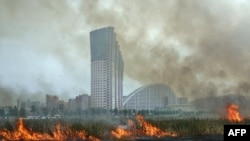 Горящая трава на Ходынском поле, Москва, 29 июля 2010 г