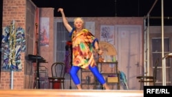 Володимир Горянський в ролі «дивного сусіда»