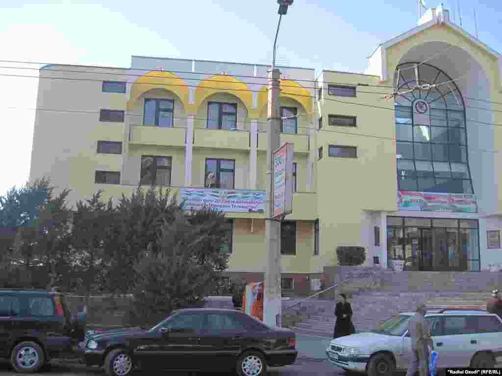 Шиорҳои интихобот дар кӯчаҳо