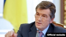 Следы отравления, произошедшего четыре года назад, до сих пор видны на лице президента Украины