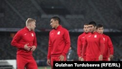 Кыргызстандын футбол боюнча курама командасы машыгуу учурунда. 