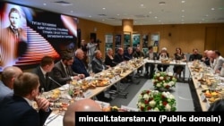 Татар иҗат әһелләренең Миңнеханов белән очрашуы