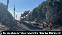 За словами очільниці уряду, вже прибрані всі елементи пошкодженого рухомого складу, а вибухотехніки додатково перевірили очищені ділянки