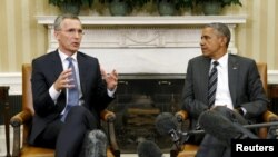 ԱՄՆ-ի նախագահ Բարաք Օբաման և ՆԱՏՕ-ի գլխավոր քարտուղար Յենս Ստոլտենբերգը Սպիտակ տանը կայացած հանդիպման ժամանակ, 26-ը մայիսի, 2015թ.