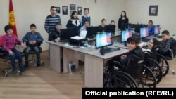 Майып балдар үчүн уюштурулган класстар. 