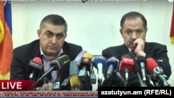 Армен Рустамян (слева) и Агван Варданян на пресс-конференции, Ереван, 15 февраля 2017 г.  