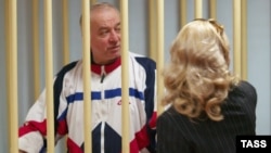 Ռուսաստան - Պաշտոնաթող գնդապետ Սերգեյ Սկրիպալը մոսկովյան դատարանում, օգոստոս, 2006թ․