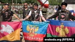 «Ночные волки» в Праге на Ольшанском кладбище. 7 мая 2018 года.