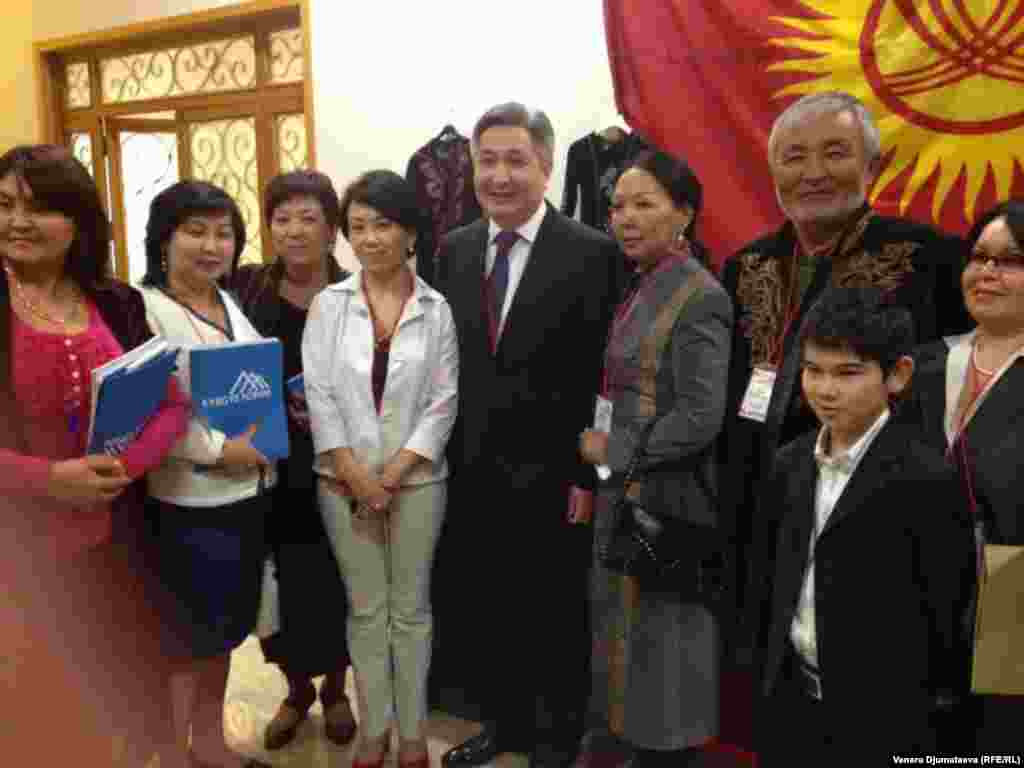 Делегаты Второго всемирного форума кыргызских диаспор за рубежом. Сан-Марино