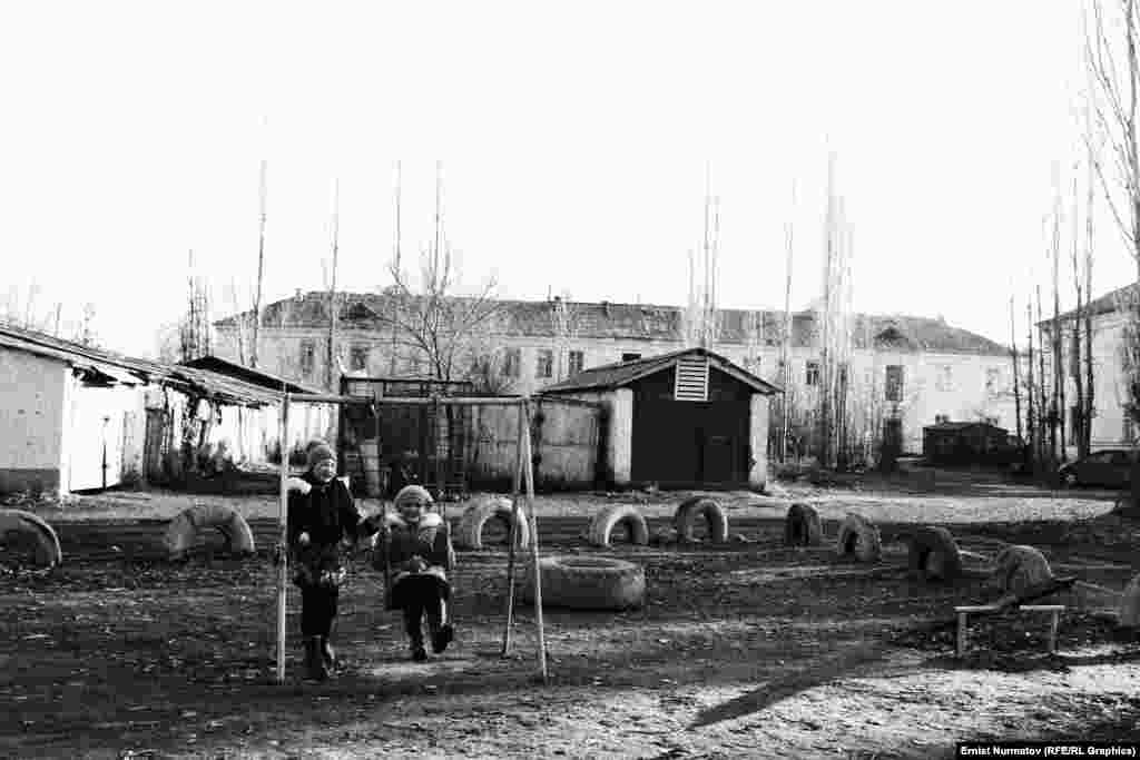 &nbsp;Декоративным элементом многих площадок детских садов, как и советские времена, служат автомобильные покрышки.