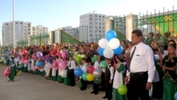  Balkanda birinji synpa barjak körpelerden çagalar bagyna gatnandygy baradaky kepilnama talap edilýär