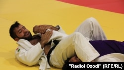 Комроншоҳи Устопириён ҳангоми тамрин дар бозиҳои олимпӣ дар Рио Де Жанейро дар моҳи августи соли 2016.