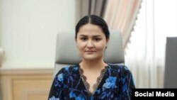 Тажикстандын президенти Эмомали Рахмондун кичүү кызы Фарзона Эмомали.