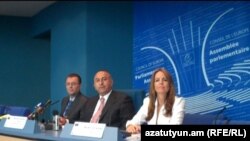 Ֆրանսիա -- Մեւլութ Չավուշօղլուն պատասխանում է լրագրողների հարցերին, Ստրասբուրգ, 20-ը հունիսի, 2011թ.