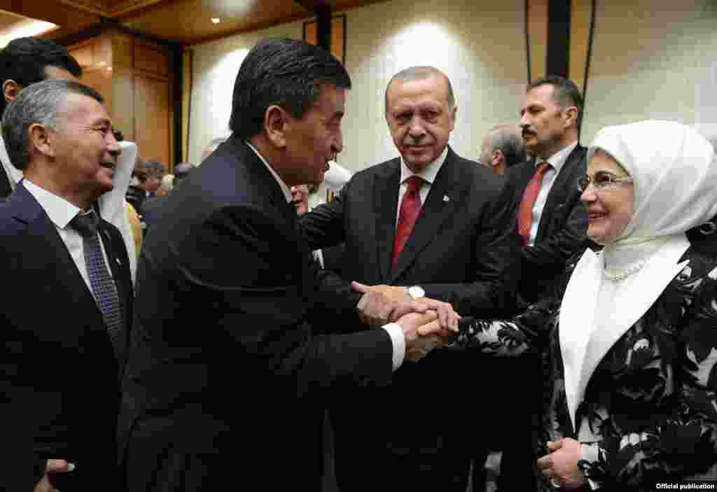 Принося присягу в парламенте страны 9 июля в Анкаре, он сказал: &laquo;Перед лицом истории и великой турецкой нации я клянусь своими честью и достоинством использовать всю данную мне власть для защиты и возвеличивания славы и чести Турецкой Республики&raquo;.