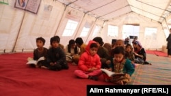 کودکان جوگی در یکی از مکاتب ولایت جوزجان