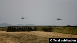 Լեռնային Ղարաբաղի ՌՕՈւ Մի-24 ուղղաթիռները ուսումնավարժական թռիչքի ժամանակ, 14-ը նոյեմբերի, 2014թ.