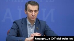 У рамках плану вакцинування колективів щеплення робитимуть лише співробітникам компаній, але не їхнім родичам, повідомив Віктор Ляшко