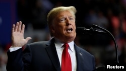 Дональд Трамп Индиана штатындагы үгүт жыйынында. 5-ноябрь, 2018-жыл. 
